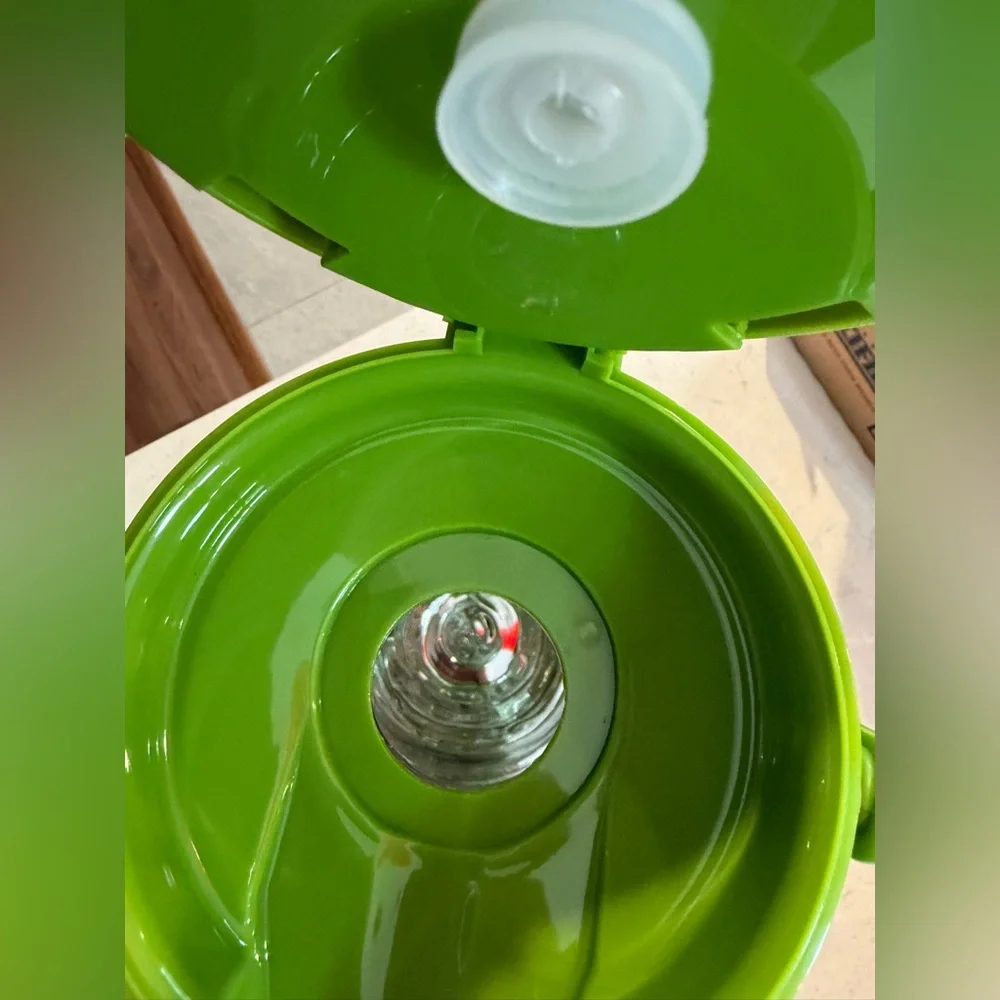 Williams Sonoma Grinch Hot Chocolate Pump Pot - GreenBNWT and in original box.